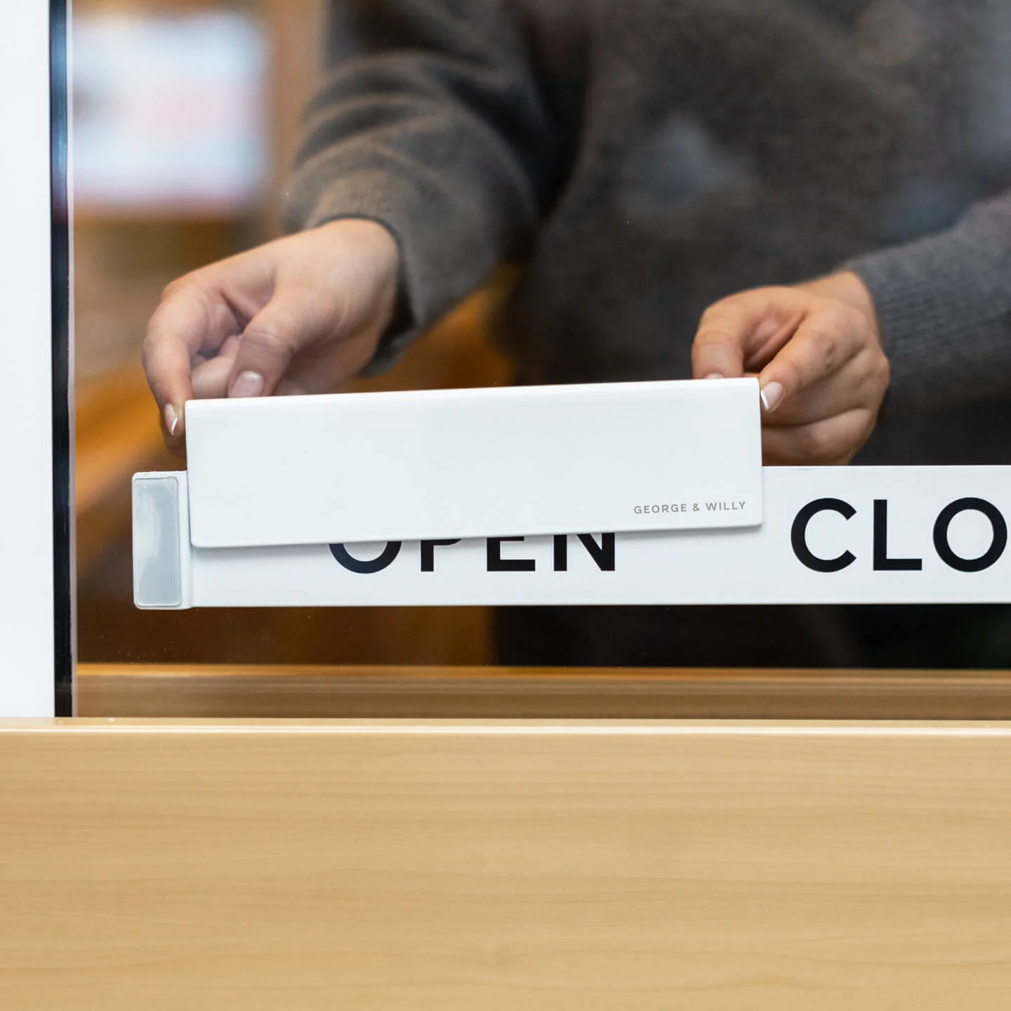 Open / Closed Sign - Image 5
