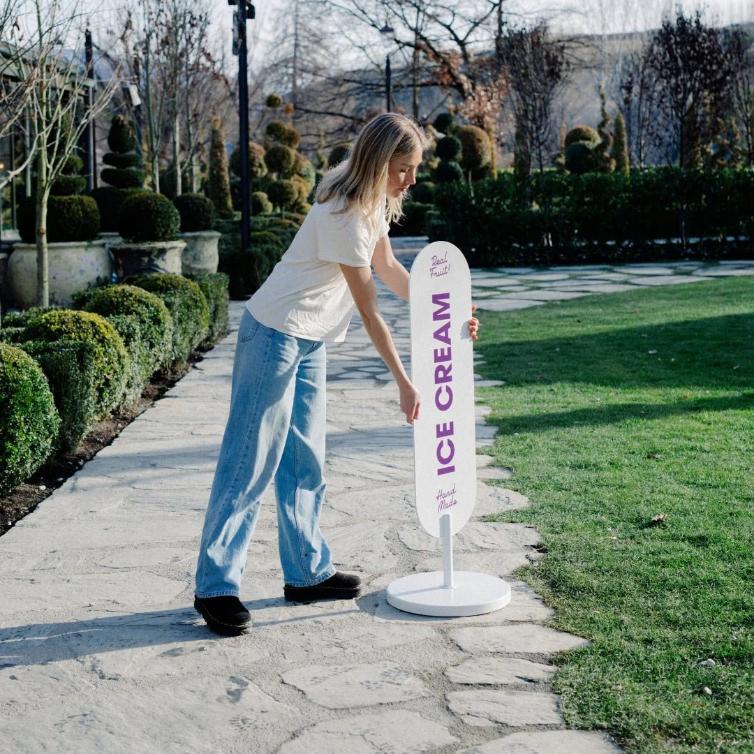 Large Standing Curve Sign - Image 10